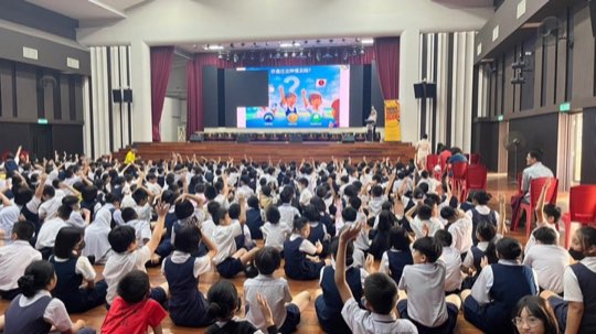 Ts. Lukas J. Tan menyampaikan ceramah kesedaran penipuan di SJKC Chung Hwa 3